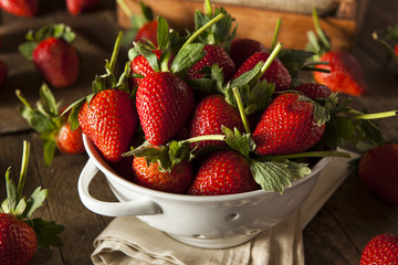 Raw Organic Long Stem Strawberries
