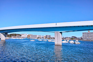 金沢シーサイドラインと平潟湾