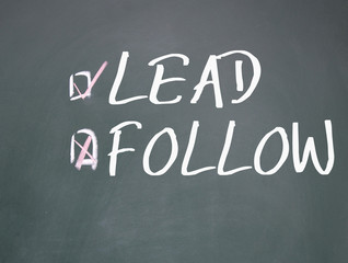 Obraz premium lead or follow choice