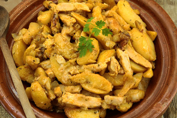 poêlée de pommes de terre et poulet