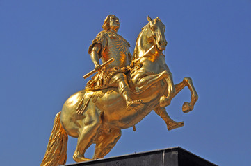 Obraz premium goldener reiter, statue in dresden
