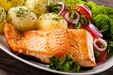 Grilled salmon and vegetables