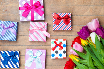 Obraz premium Gift boxes and tulips