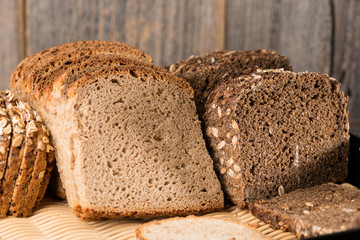 verschiedene Sorten Scheiben Brot
