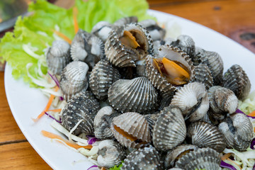 steamed cockle clams
