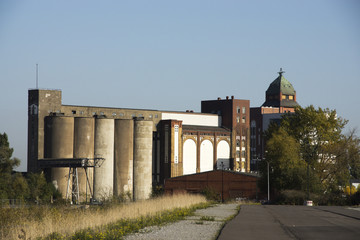 Fototapeta na wymiar Ehemalige Plange Mühle im Düsseldorfer Handelshafen
