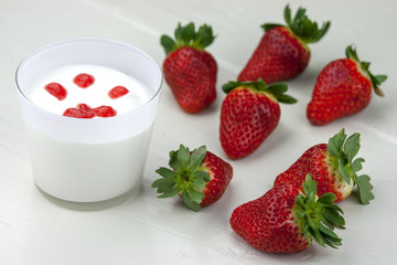 Fresh yogurt's mousse with strawberry cream