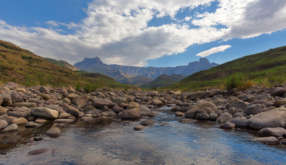Amphitheatre and Tugela River © hannesthirion