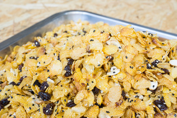 cereal made from cornflakes and caramel