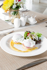 Eggs Benedict
