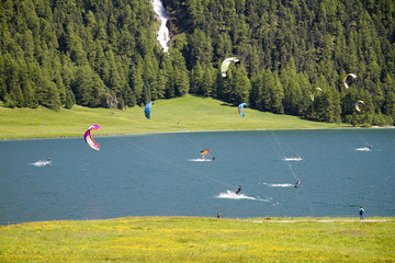 Kitesurfing a St. Moritz