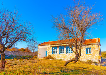 Fototapeta na wymiar the small school of Amygdalia village in southern Greece
