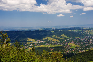 Fototapeta na wymiar View from the trail to the Polish town of Zakopane