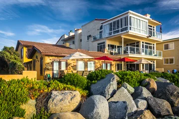 Fototapeten Beachfront homes in Imperial Beach, California. © jonbilous