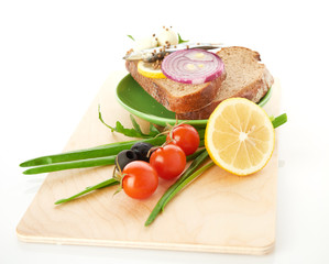 sardines on slice bread