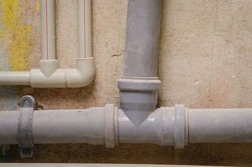 mount pipe on wall