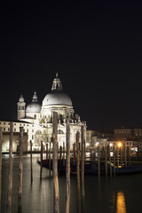 Fototapeta na wymiar Venezia di notte
