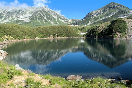 みくりが池と立山 © Goryu