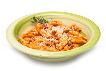 Mezze penne con salsa al pomodoro e formaggio