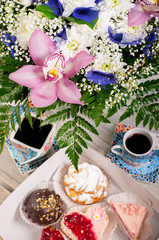 Obraz na płótnie Canvas Coffee and cakes
