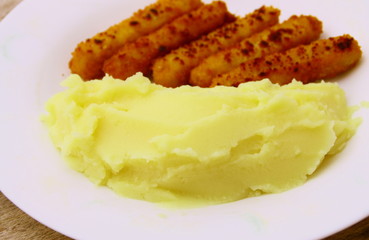 panés de poulet,purée de pomme de terre