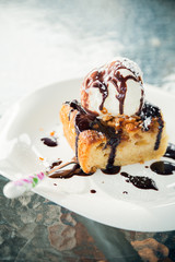 hot apple pie with vanilla ice-cream