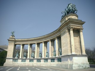 Fototapeta na wymiar Budapest, piazza degli eroi