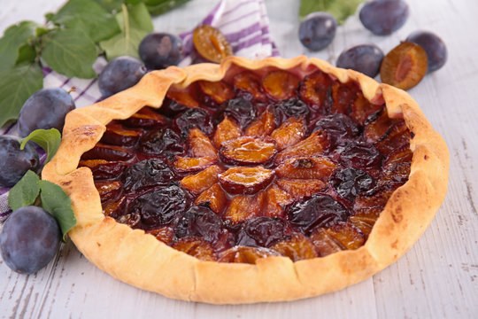 plum tart - Powered by Adobe