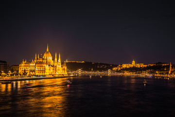 Obraz premium Night View of Budapest Hungary