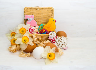 Obraz na płótnie Canvas Easter cookie chicken, bunny, little ram in a basket and chicken
