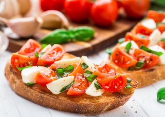 Bruschetta with cherry tomato and mozzarella