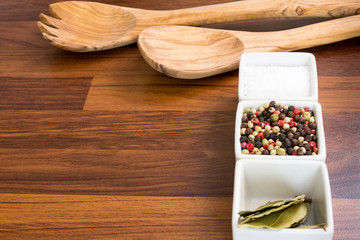 Salz, Pfeffer und Lorbeerblatt