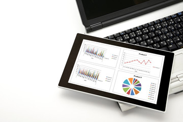 ビジネスイメージ―パソコンとタブレット
