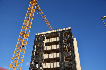 Naklejka premium fachada de un edificio en construccion