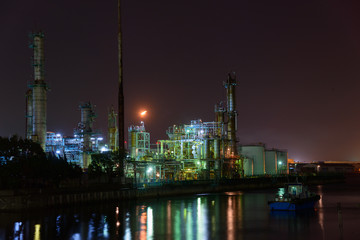 Fototapeta premium Night view of Factories in Kawasaki, Kanagawa, Japan