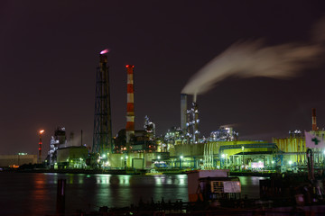 Obraz na płótnie Canvas Night view of Factories in Kawasaki, Kanagawa, Japan