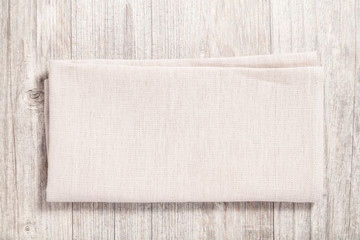 leere serviette auf holztisch