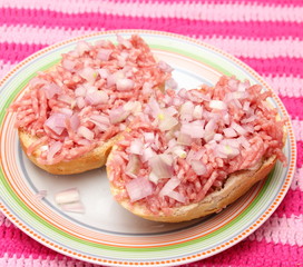 Brötchen mit Hackepeter