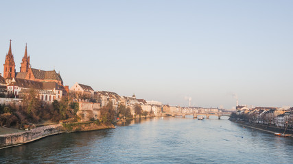 Basel, Altstadt, Rheinschifffahrt, Rheinbrücke, Winter, Schweiz
