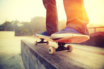 skateboarding legs   - obrazy, fototapety, plakaty