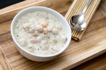 Knödelsuppe