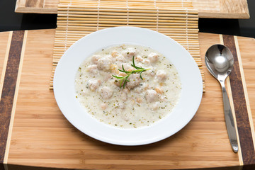 Knödelsuppe