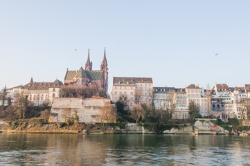 Fototapeta na wymiar Basel, Altstadt, Rheinufer, Münster, Kirche, Winter, Schweiz