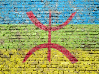 Berber vlag geschilderd op de muur