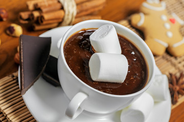 Hot chocolate with marshmallow and gingerbread cookie