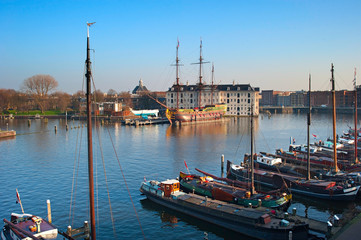 Fototapeta na wymiar Amsterdam houseboat