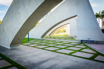 Foto op Aluminium Arches at the Convention Center, in San Diego, California. © jonbilous
