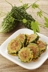 ゴーヤの肉詰めピカタ