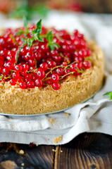 Cheesecake with red currants