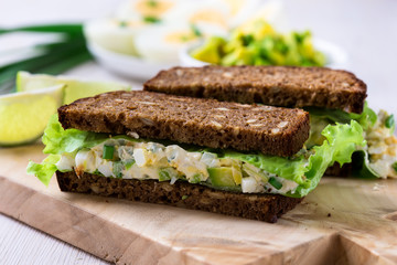 Egg and avocado sandwiches with cream cheese